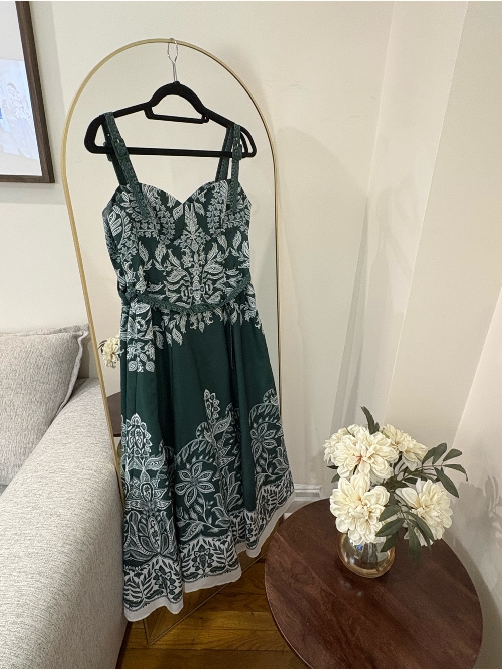 NWT COMMENSE green and white baroque Floral Embroidered Midi Dress with belt